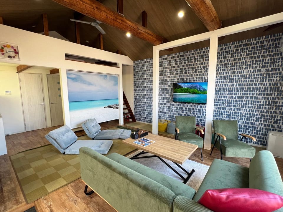 Living room, Seating area