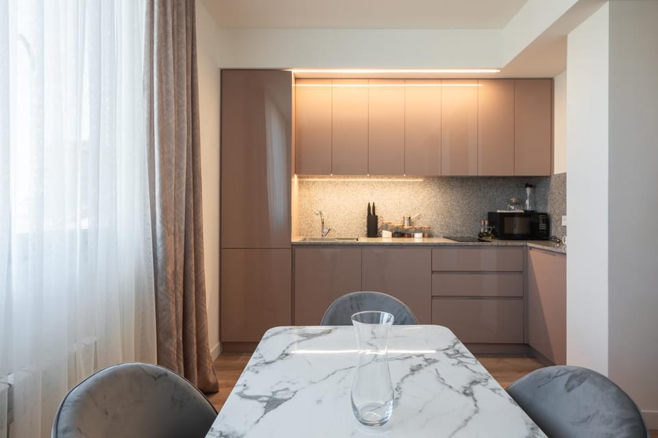 Kitchen or kitchenette, Dining area, kitchen