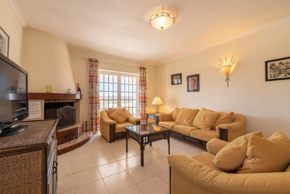 Villa Gabrielle - Great value great location in Vale Da Parra near to Gale Beach Villa in Guia