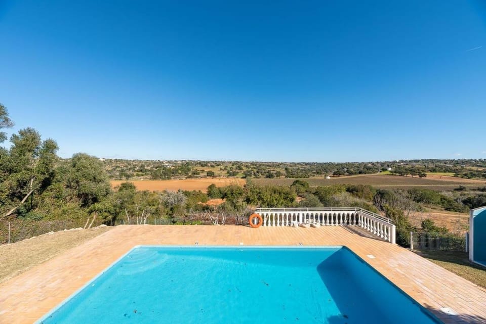 Villa Gabrielle - Great value great location in Vale Da Parra near to Gale Beach Villa in Guia