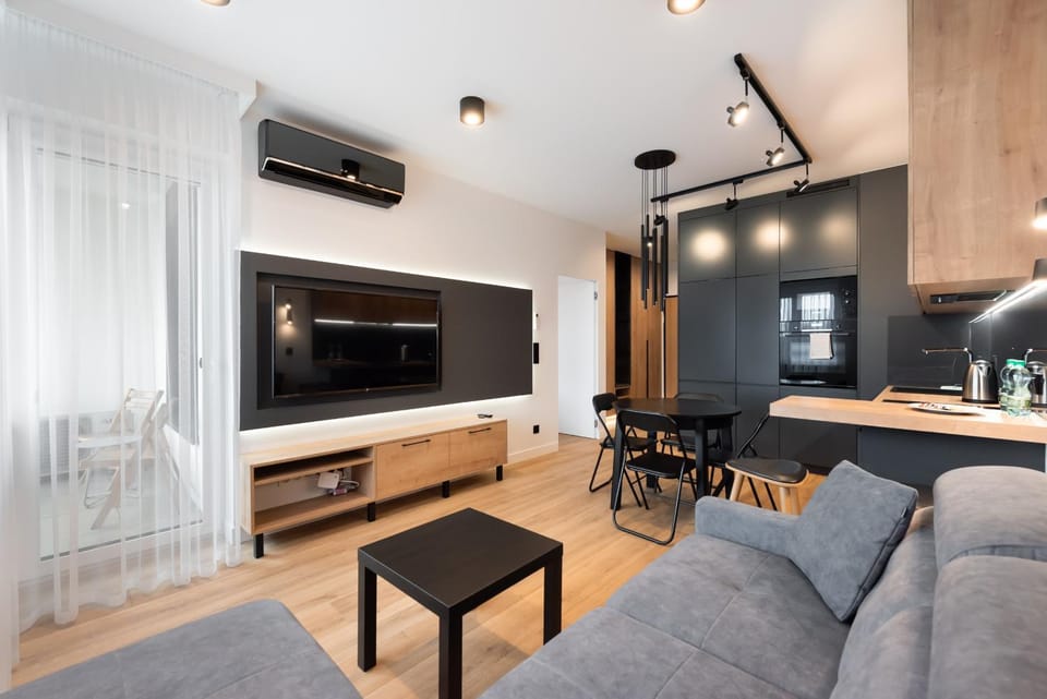 TV and multimedia, Kitchen or kitchenette, Living room, Seating area, Dining area, Evening entertainment, air conditioner