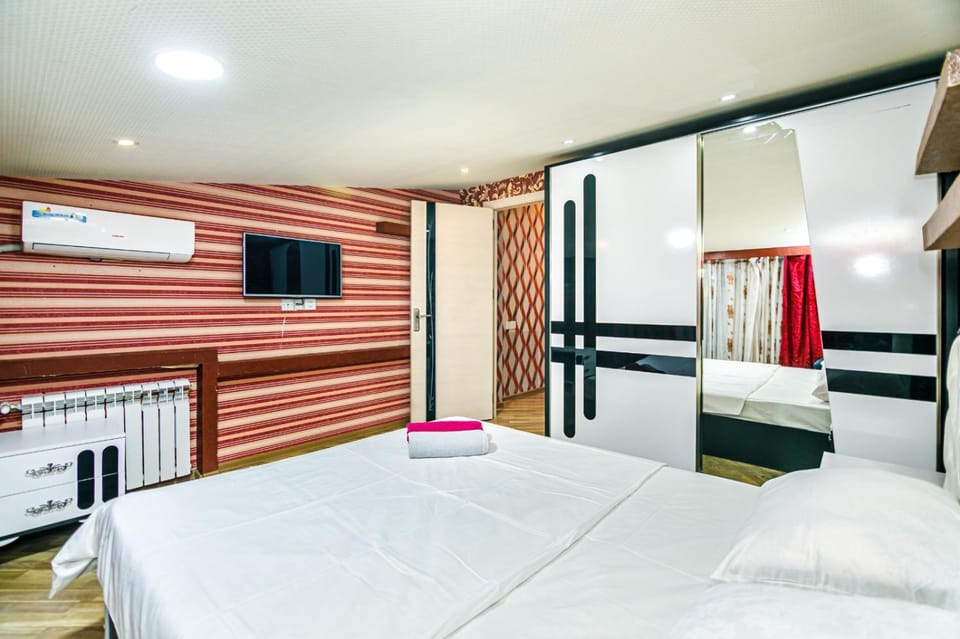 TV and multimedia, Bedroom, internet, air conditioner