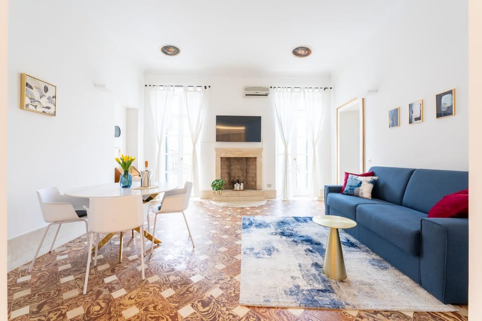 TV and multimedia, Living room, Seating area, flat iron
