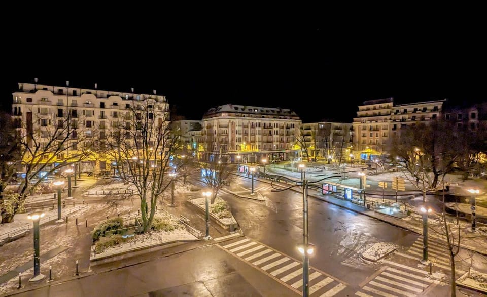 Property building, Night, Neighbourhood, Bird's eye view, City view, Street view, Location