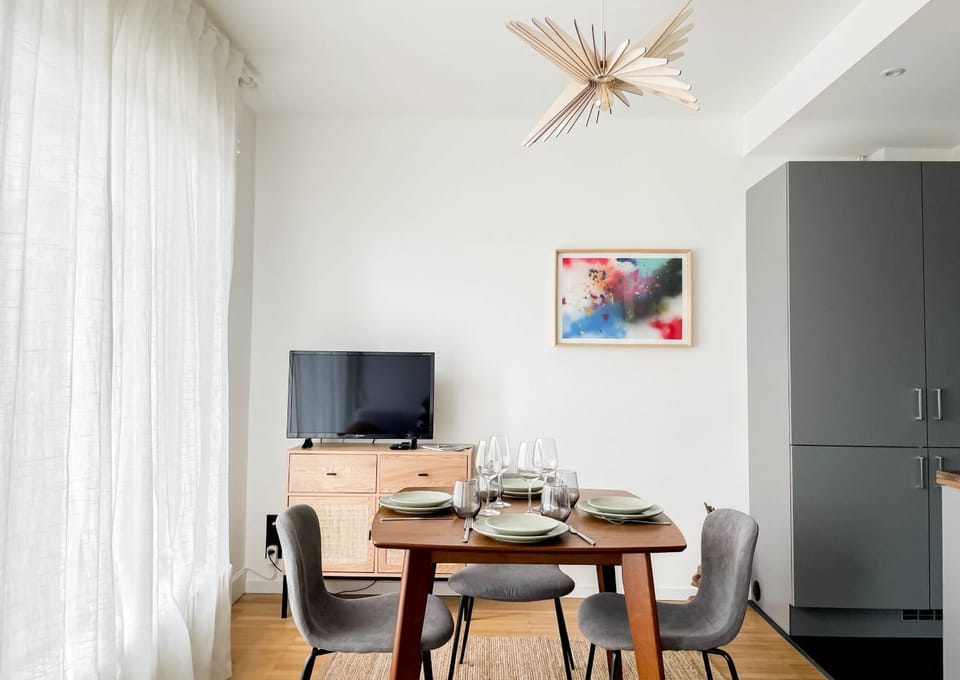 Communal lounge/ TV room, TV and multimedia, Living room, Seating area, Dining area, Evening entertainment, fireplace