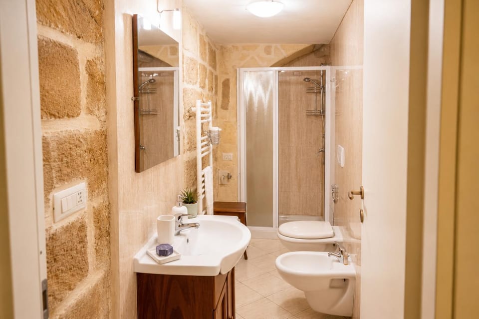 Shower, Bathroom, bidet