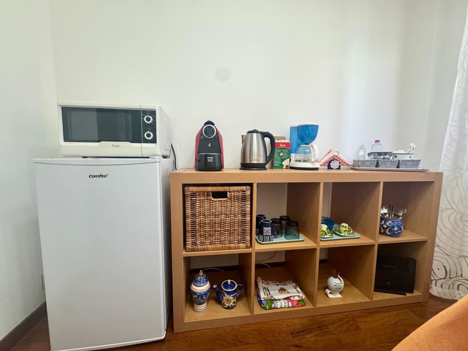 Coffee/tea facilities, toaster