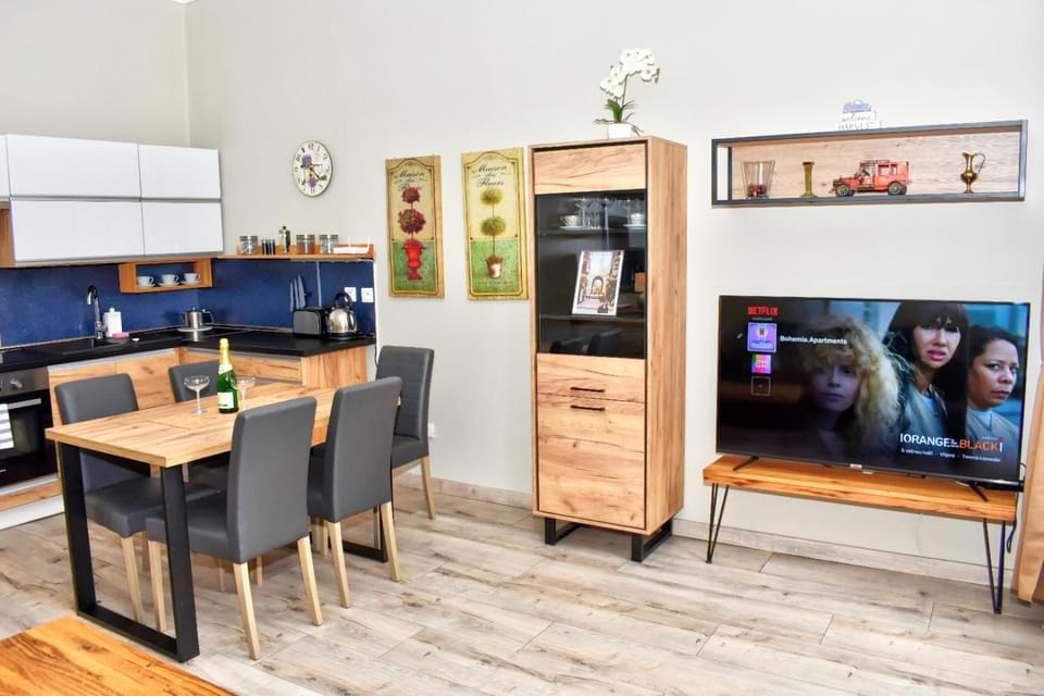 TV and multimedia, Kitchen or kitchenette, oven