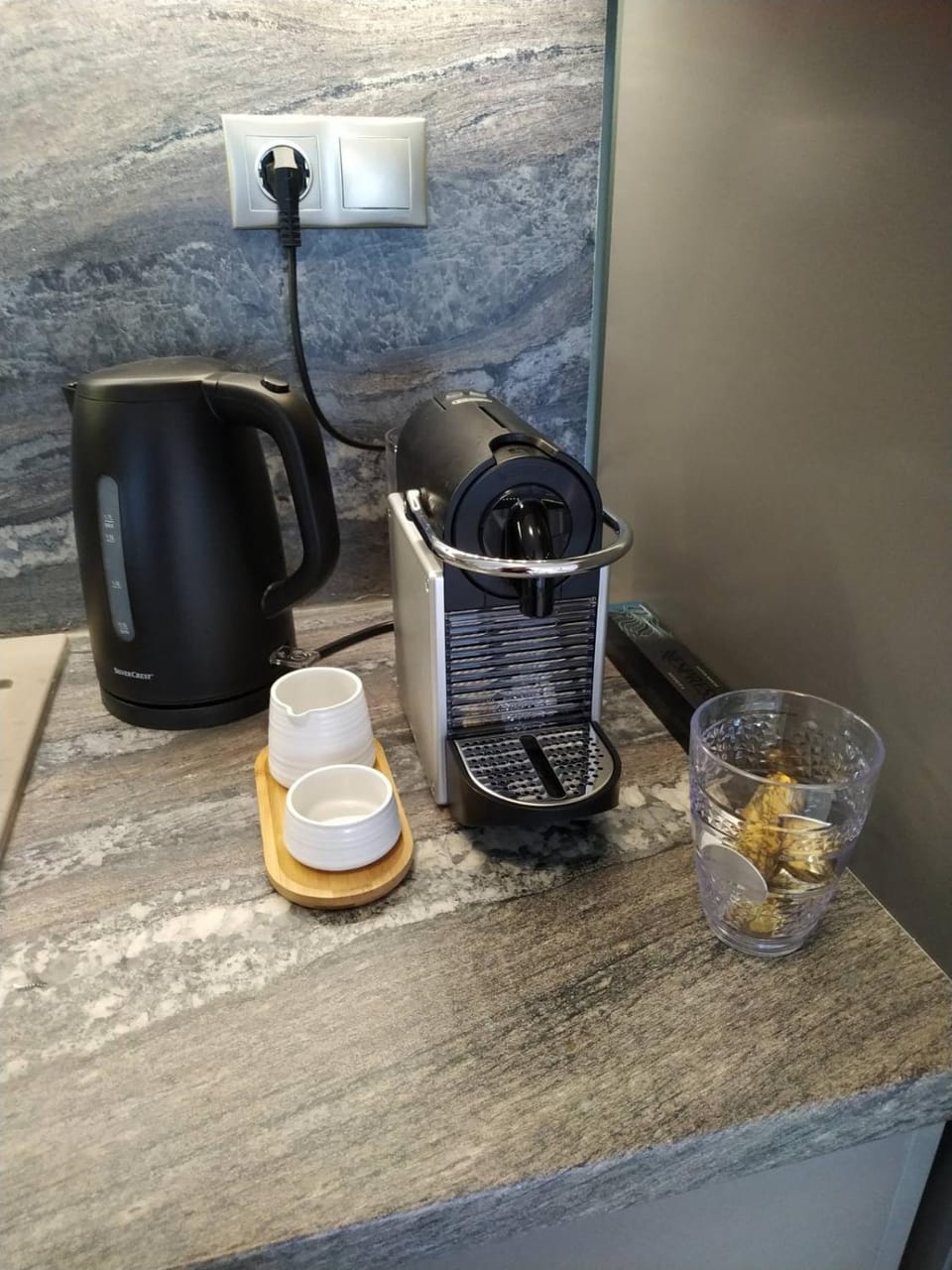 Coffee/tea facilities, Kitchen or kitchenette