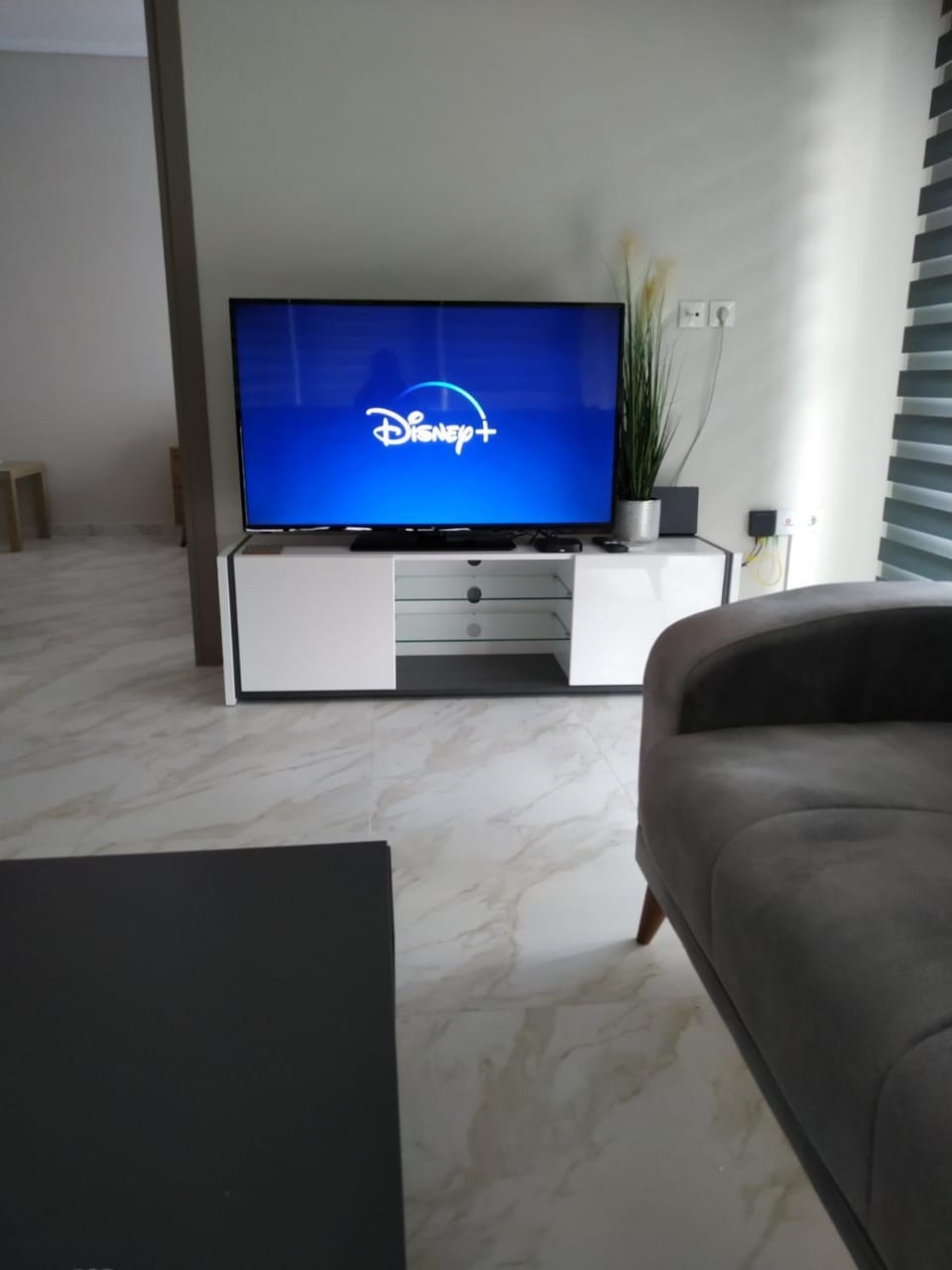 TV and multimedia, Living room, Seating area, Evening entertainment
