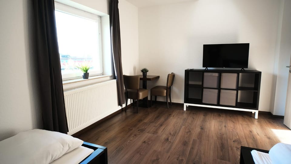 Communal lounge/ TV room, TV and multimedia, Living room, Seating area