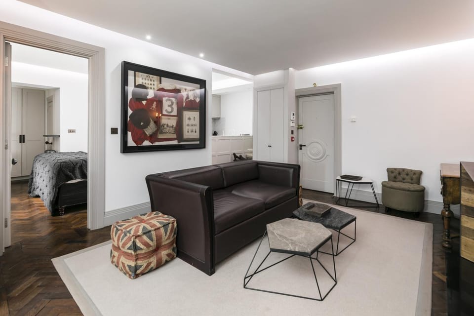 Communal lounge/ TV room, Living room