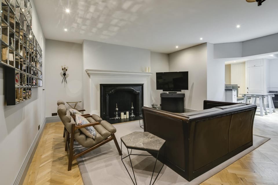 Communal lounge/ TV room, Living room