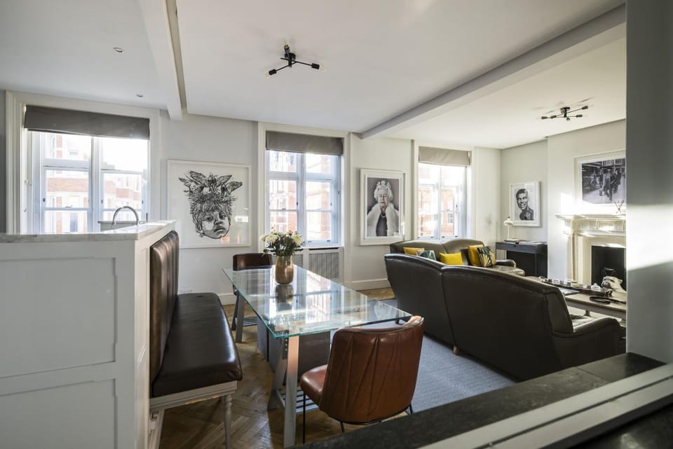Communal lounge/ TV room, Living room