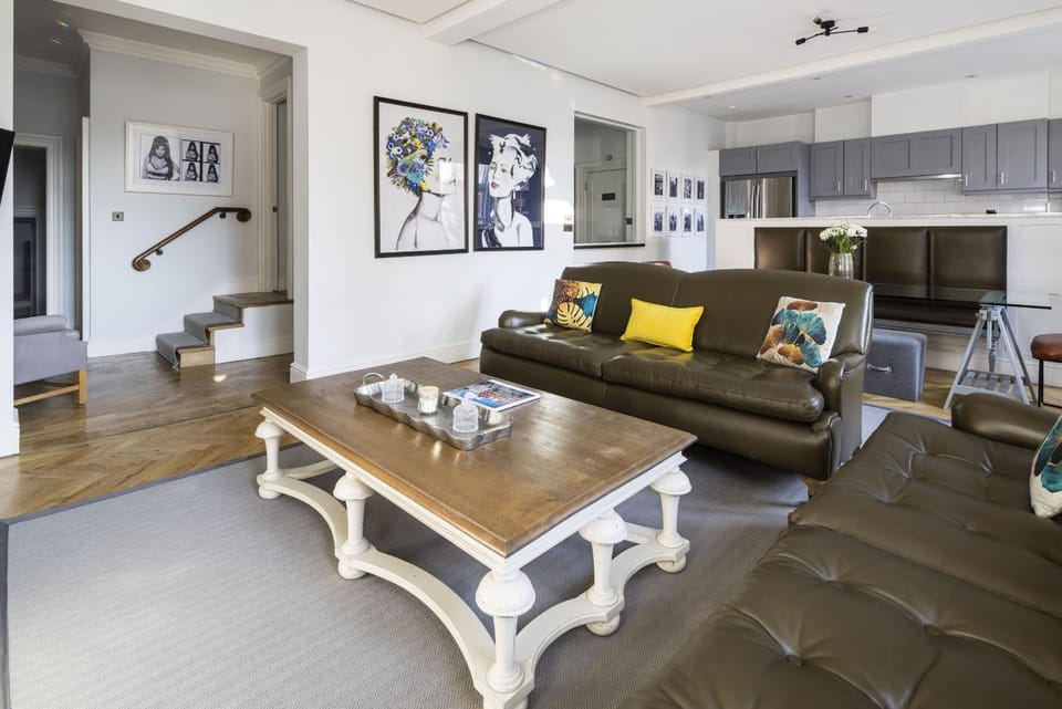 Communal lounge/ TV room, Living room