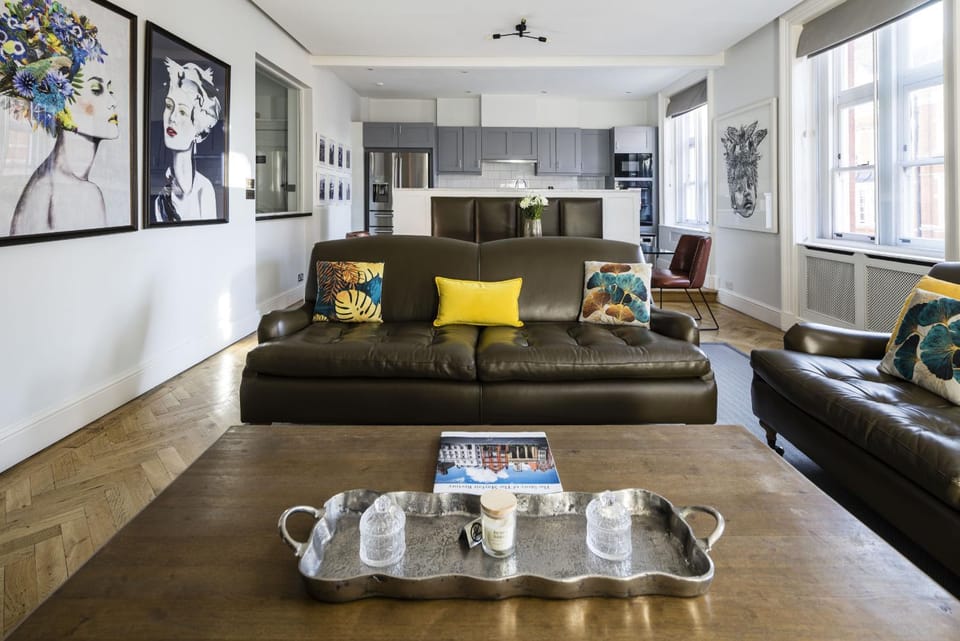 Communal lounge/ TV room, Living room