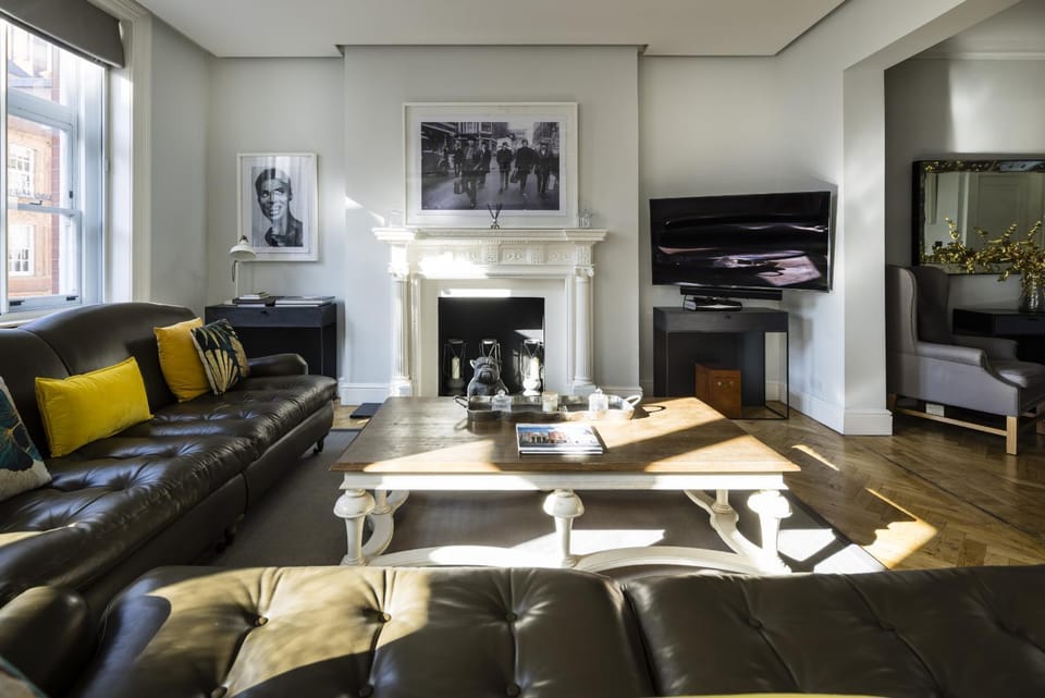 Communal lounge/ TV room, Living room