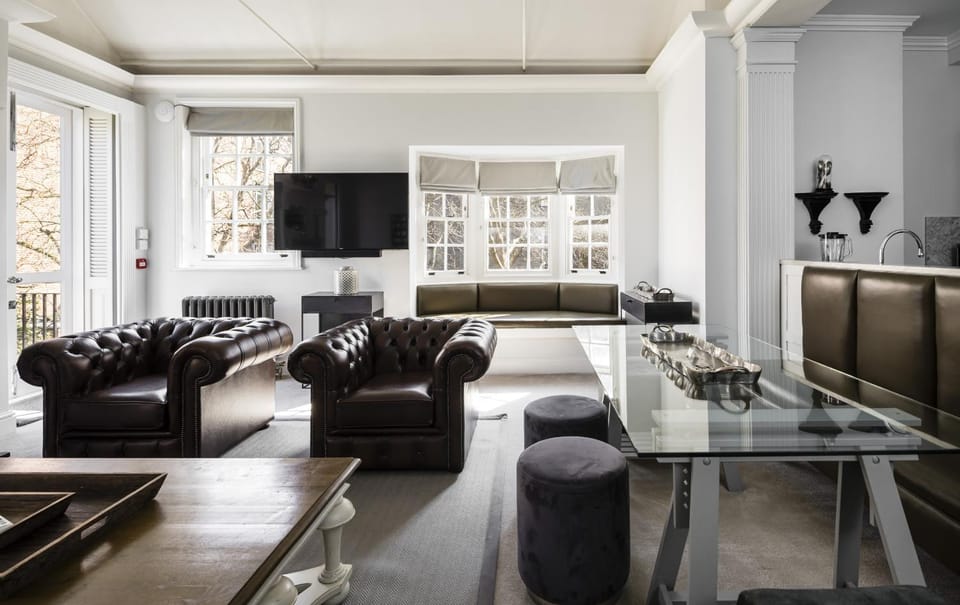 Communal lounge/ TV room, Living room