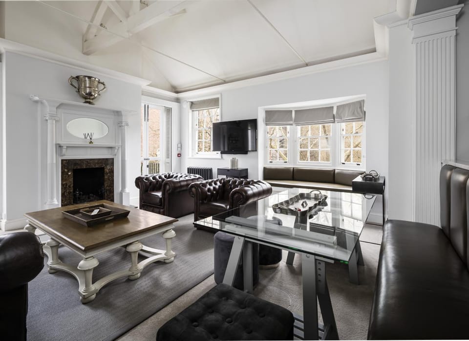 Communal lounge/ TV room, Living room