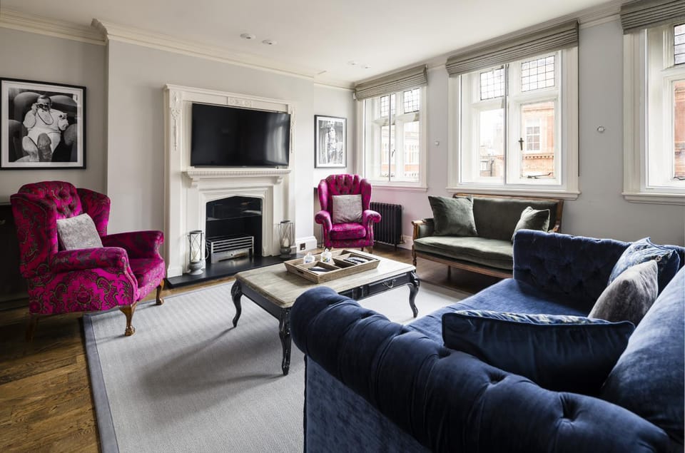Communal lounge/ TV room, Living room
