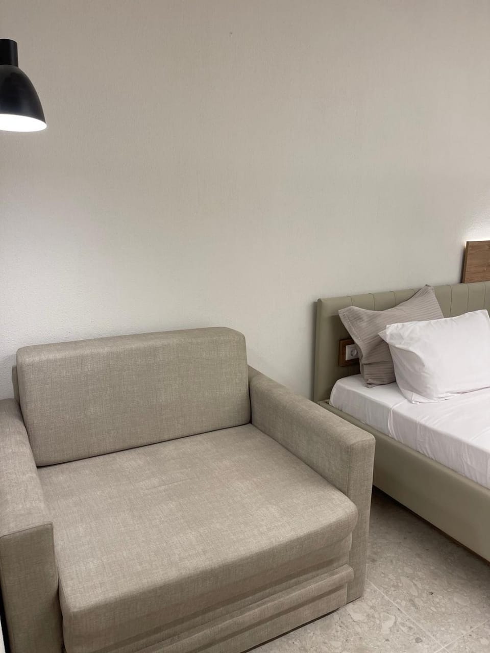 Bed, Living room, Photo of the whole room