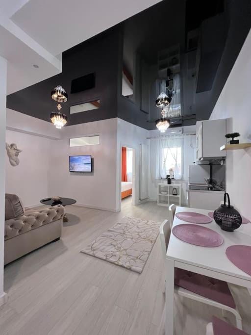 TV and multimedia, Kitchen or kitchenette, Living room, Dining area, minibar