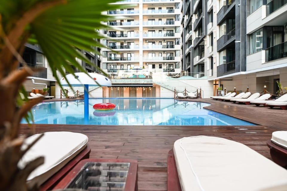 Property building, Restaurant/places to eat, Swimming pool