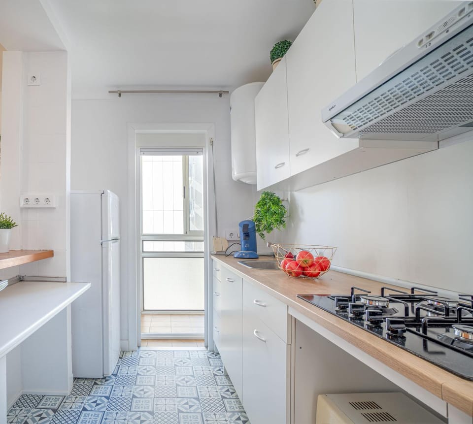 EST1-SPACIOUSS appartment in the BEACH, BBQ, downtonwn, parking, fast WIFI Fibre Apartment in Roses