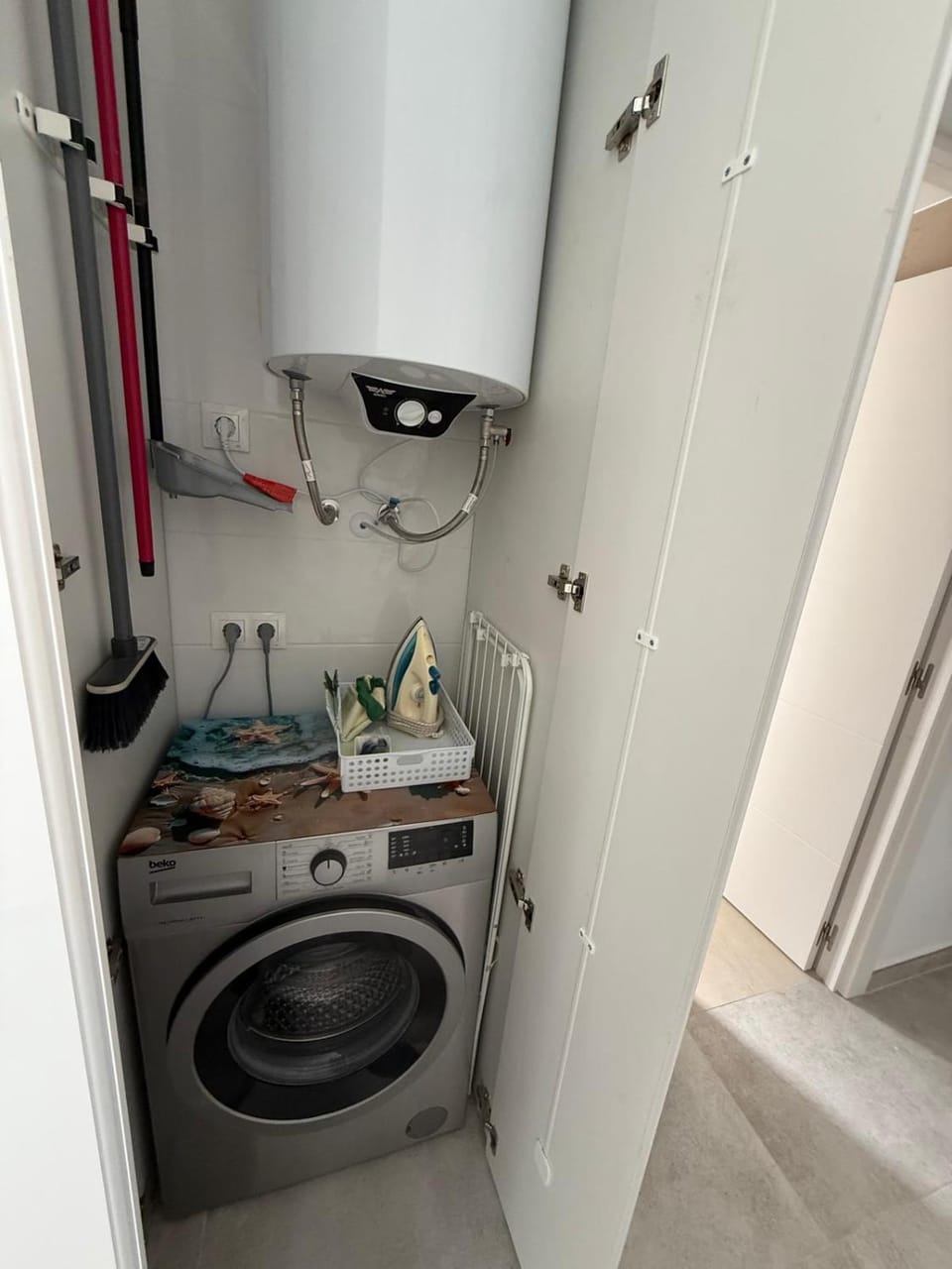 wardrobe, washing machine