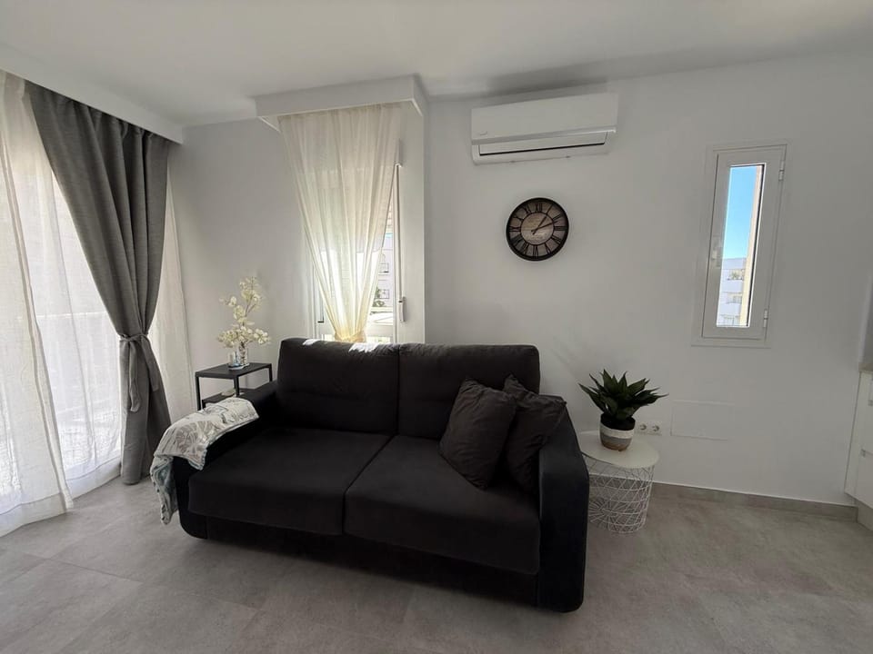 Living room, air conditioner