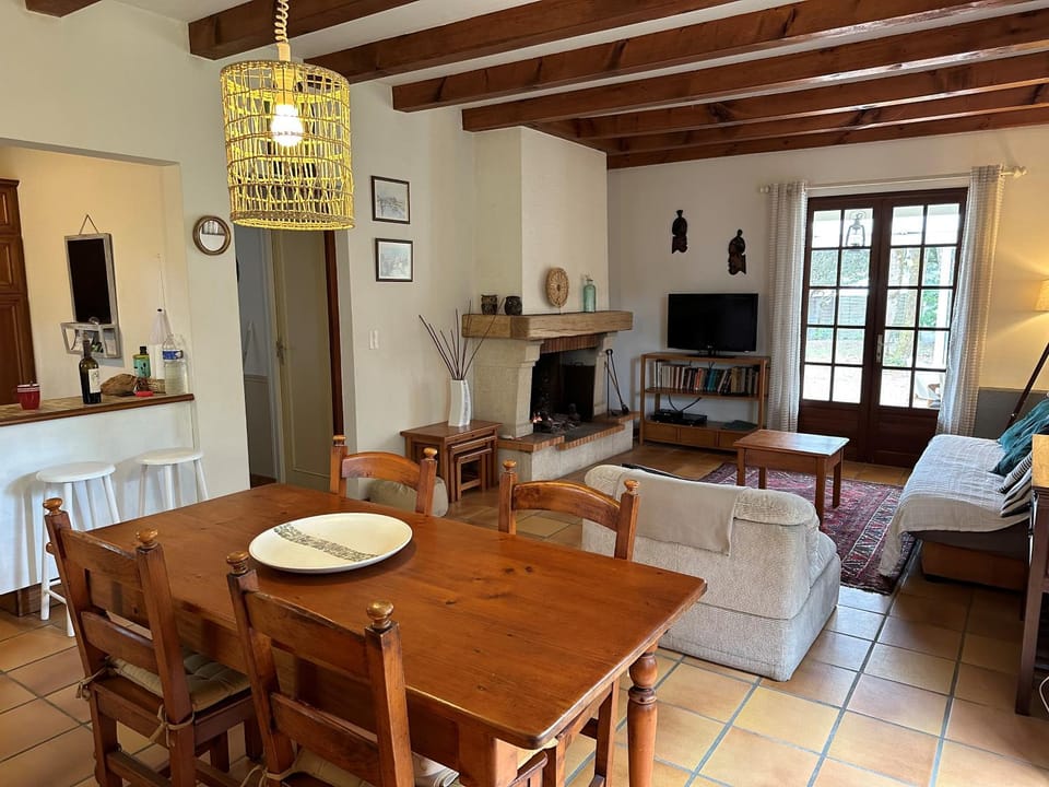 Living room, Dining area