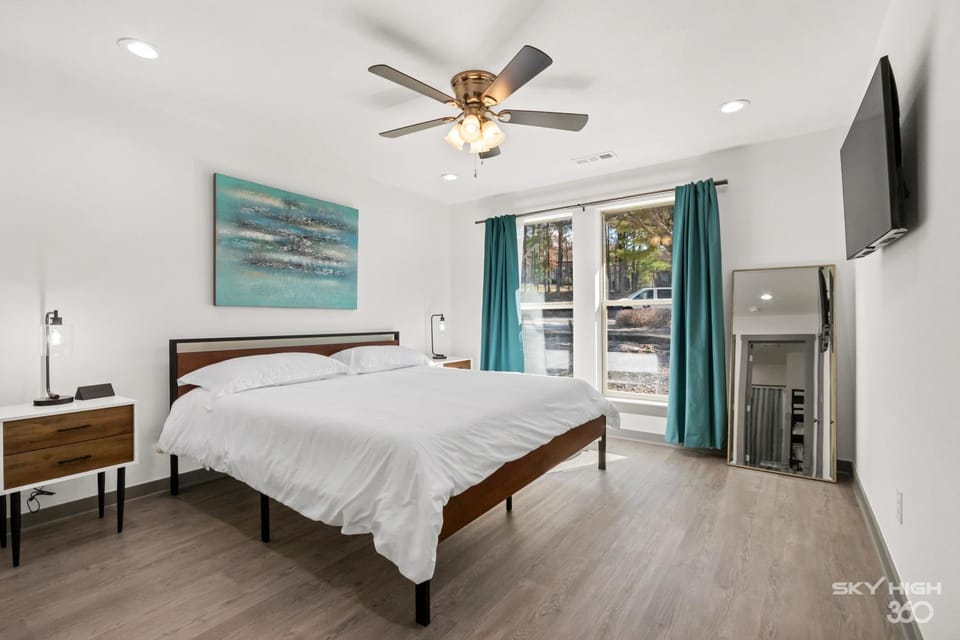Bed, Bedroom