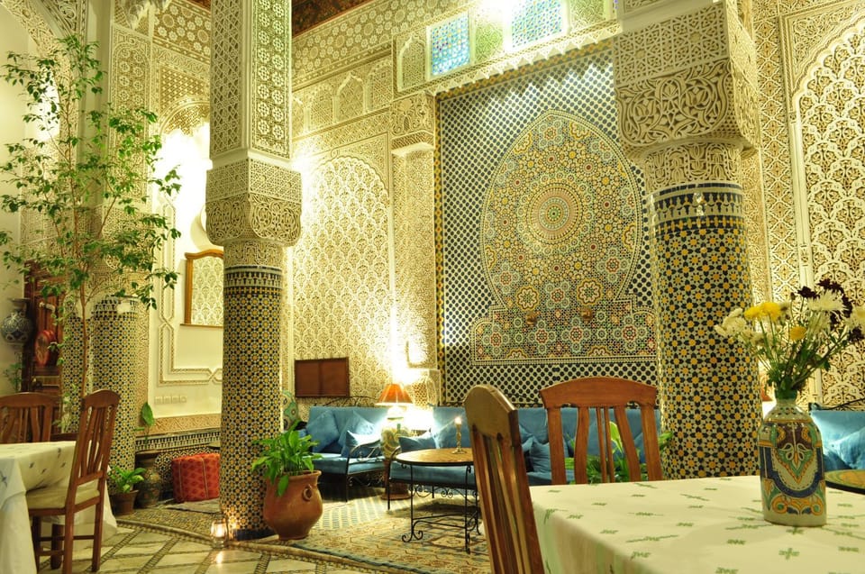 Patio, Patio, Facade/entrance, Decorative detail, Seating area, Dining area