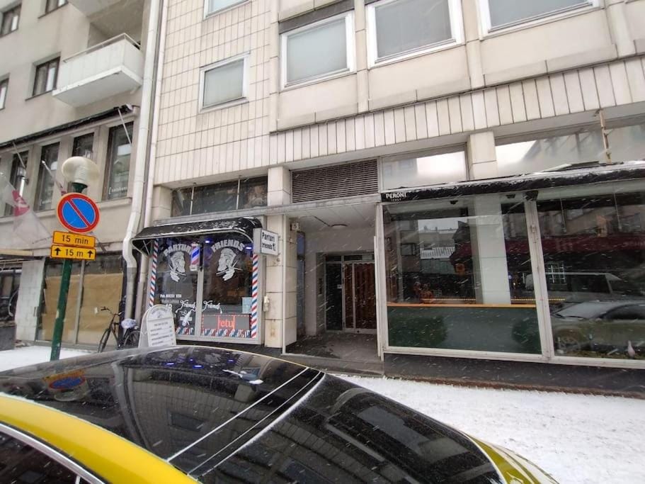 Facade/entrance
