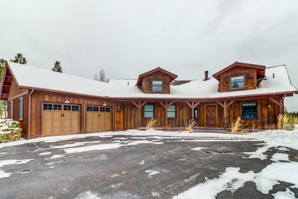Beautiful Eureka Cabin Rental on Golf Resort! Cabin in Idaho