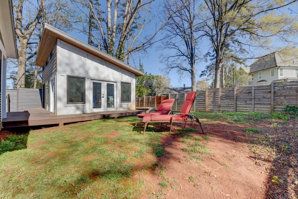 Modern Home with Yard 3 Mi to Uptown Charlotte! House in Charlotte