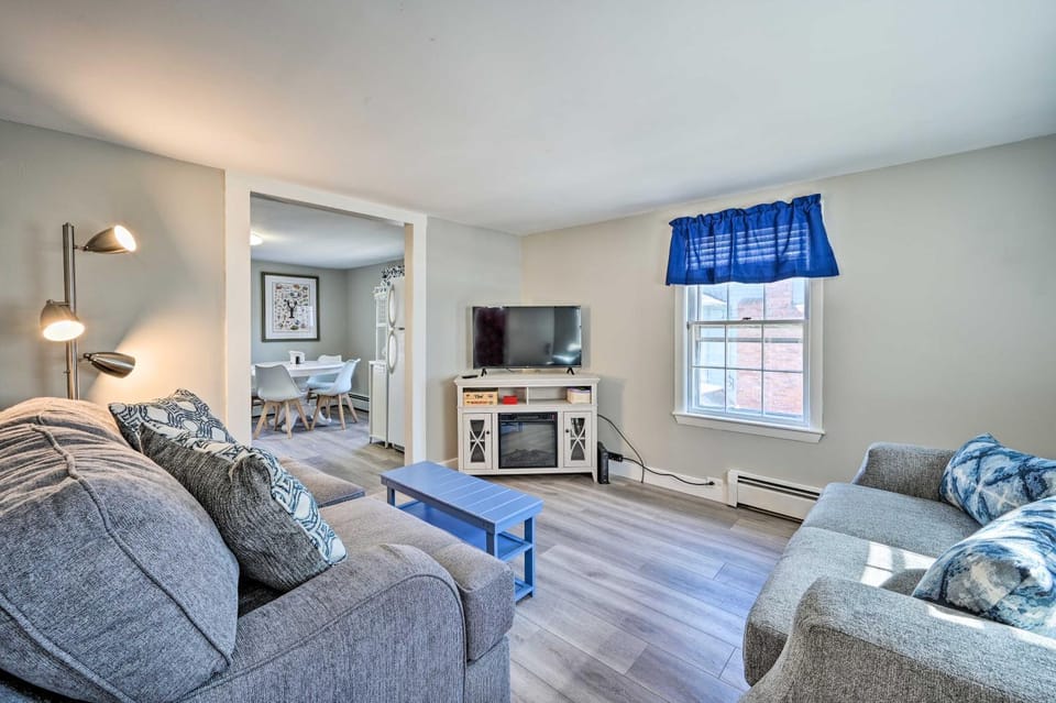 Lovely Rockport Apartment, Walk to Beaches! Apartment in Rockport