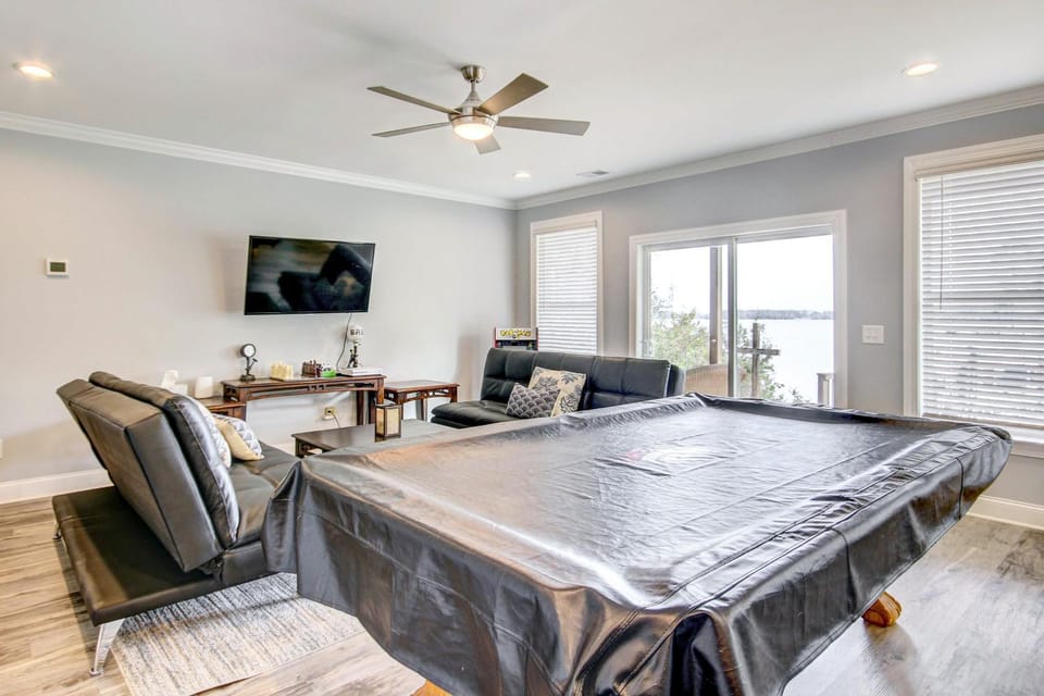 Lakefront Leesville Retreat w/ Private Dock! House in Leesville