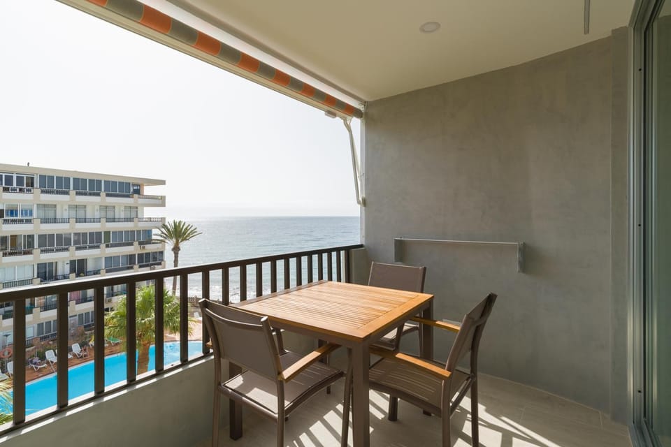 RENOVADO APARTAMENTO 1º LINEA DE MAR Apartment in Maspalomas