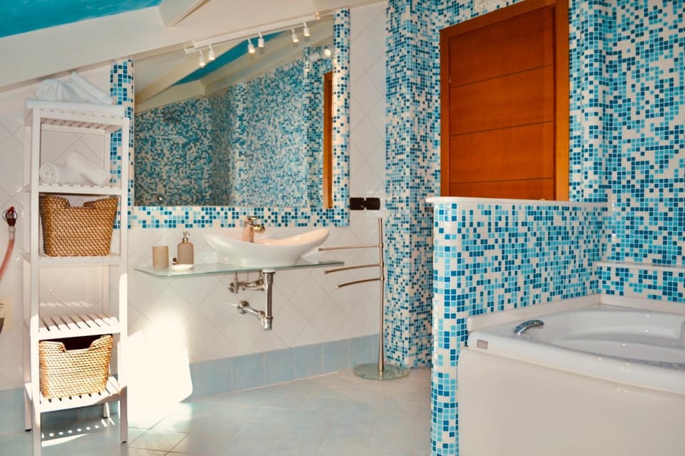 Bed, Bathroom, Bath
