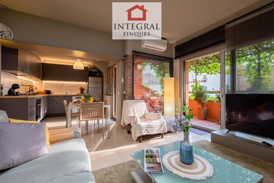 Patio, Kitchen or kitchenette, Living room, Seating area, Dining area, minibar, pet friendly