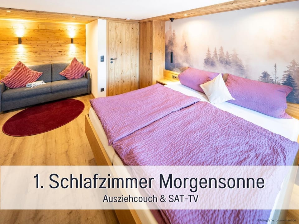 Bed, TV and multimedia, Photo of the whole room, Bedroom, cot