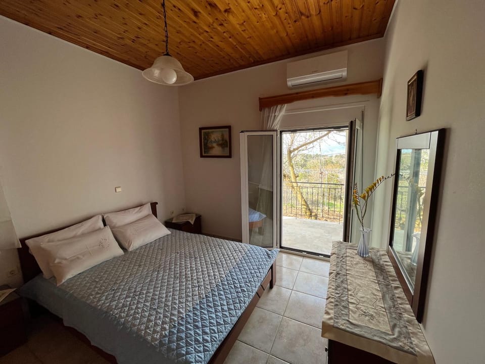Bed, Bedroom, air conditioner