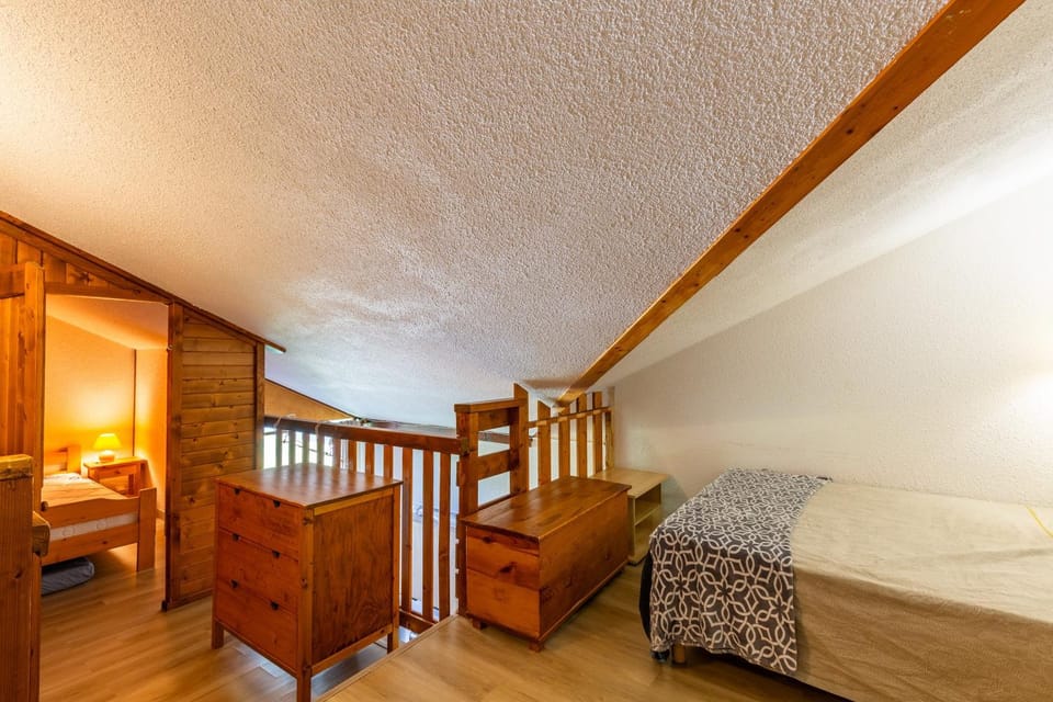 Property building, Living room, Bedroom