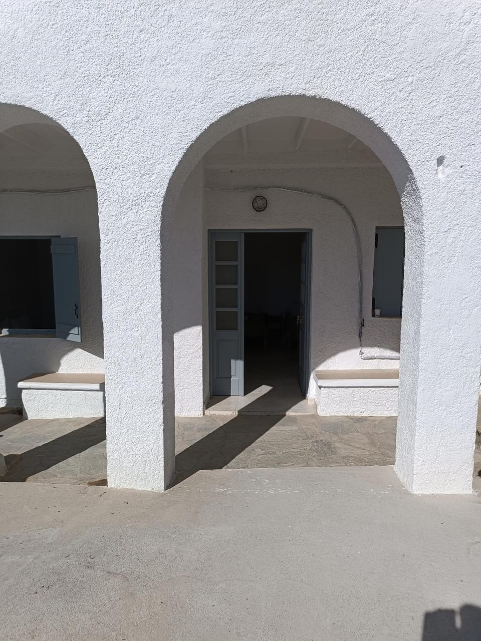 Facade/entrance, Balcony/Terrace