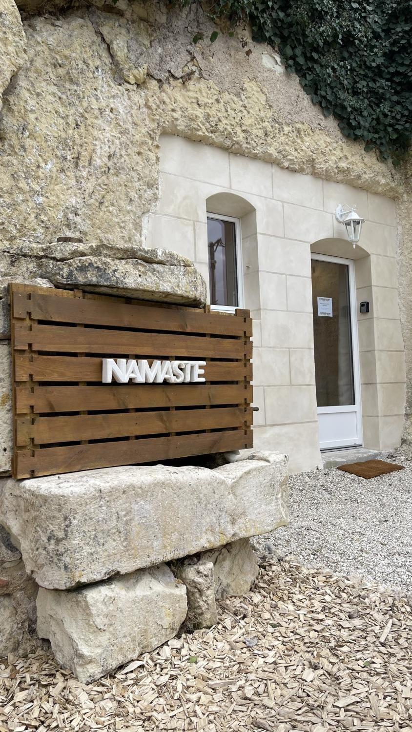 Property building, Facade/entrance, Garden