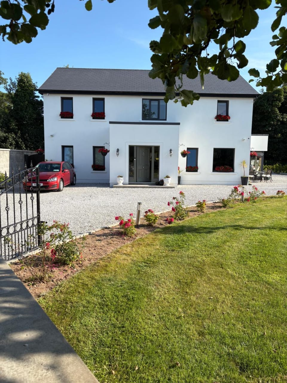 Ashlee Lodge, Shanagarry P25K6R6 Near Ballymaloe Cookery School & Garryvoe Hotel Bed and Breakfast in County Cork