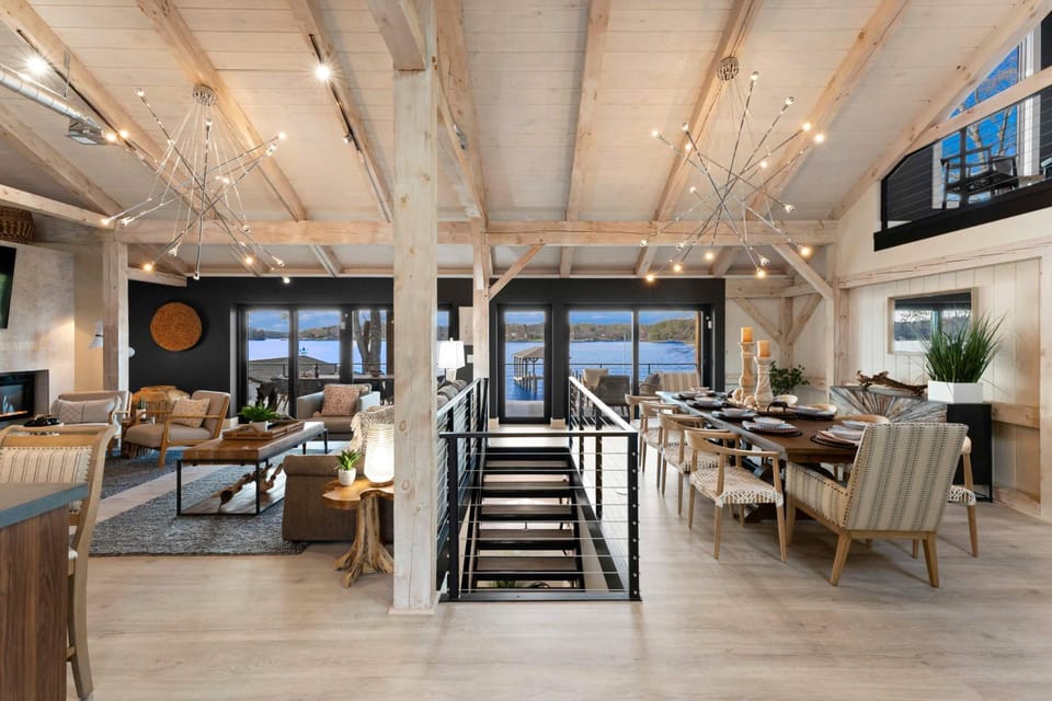 Living room, Dining area