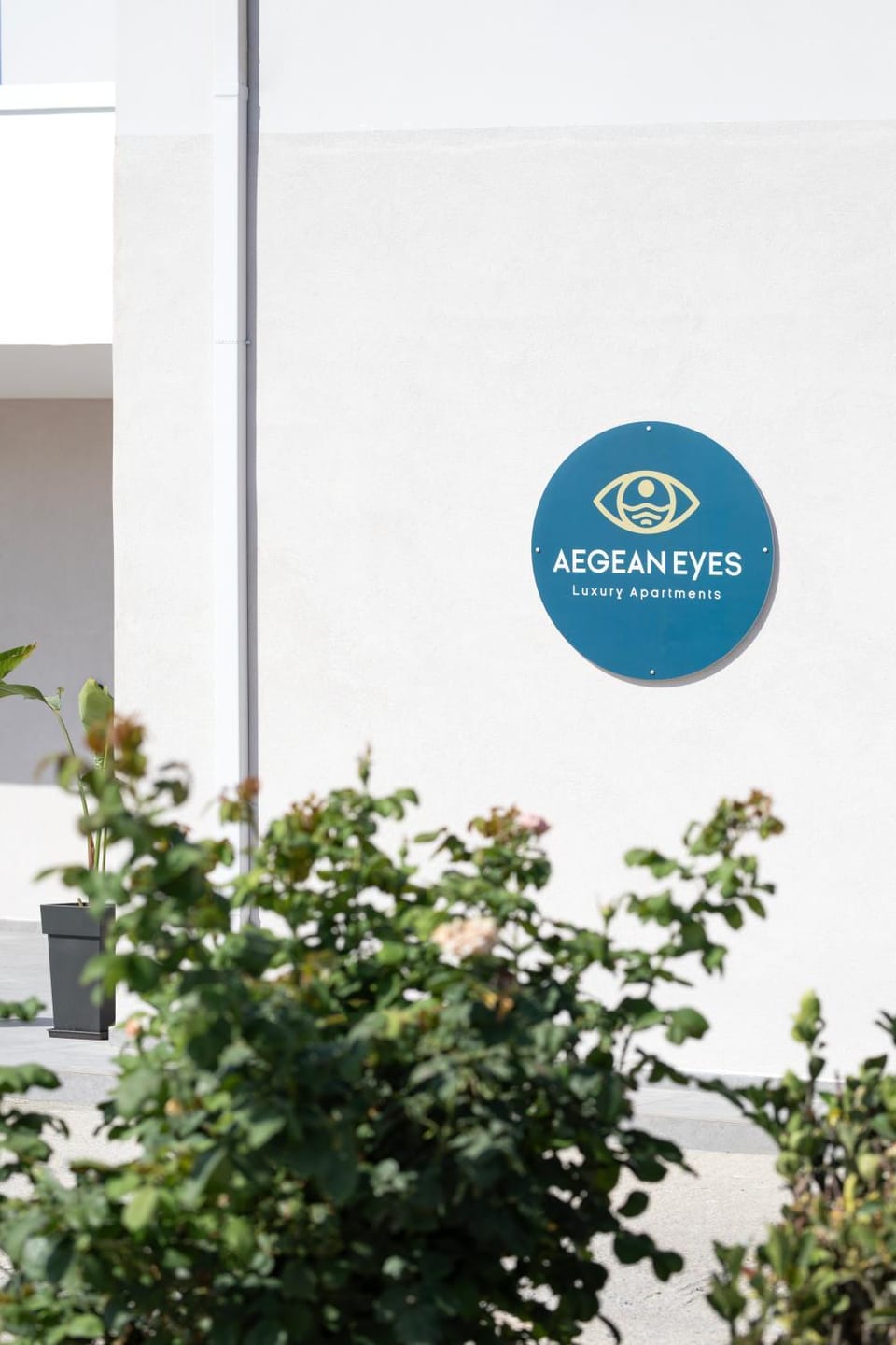 Property logo or sign, Logo/Certificate/Sign, Text overlay