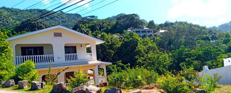 Property building, Natural landscape, Garden, Garden view, Mountain view